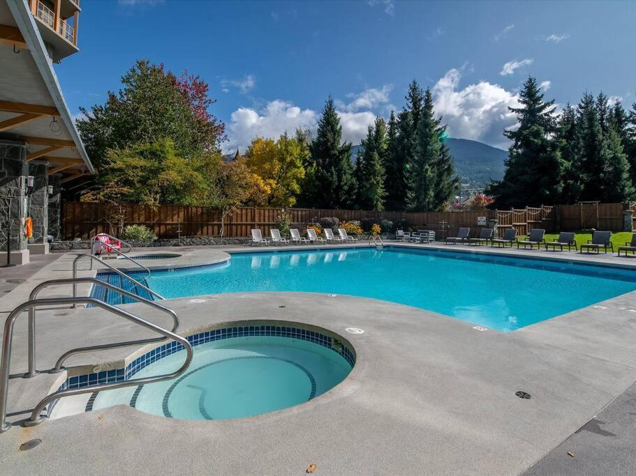 Cascade Lodge Premium Suite, With Pool & Hot Tub Whistler Exterior foto