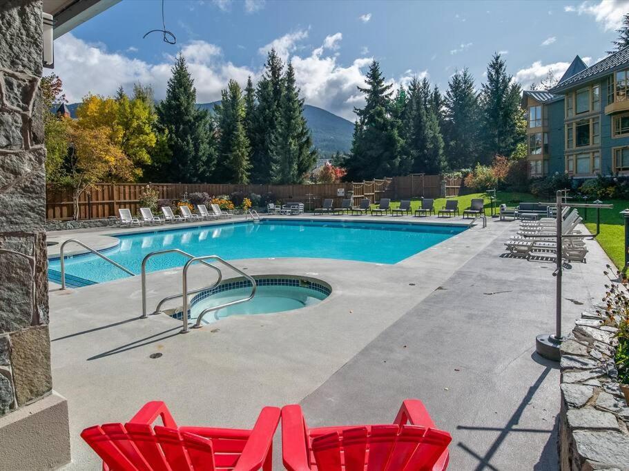 Cascade Lodge Premium Suite, With Pool & Hot Tub Whistler Exterior foto